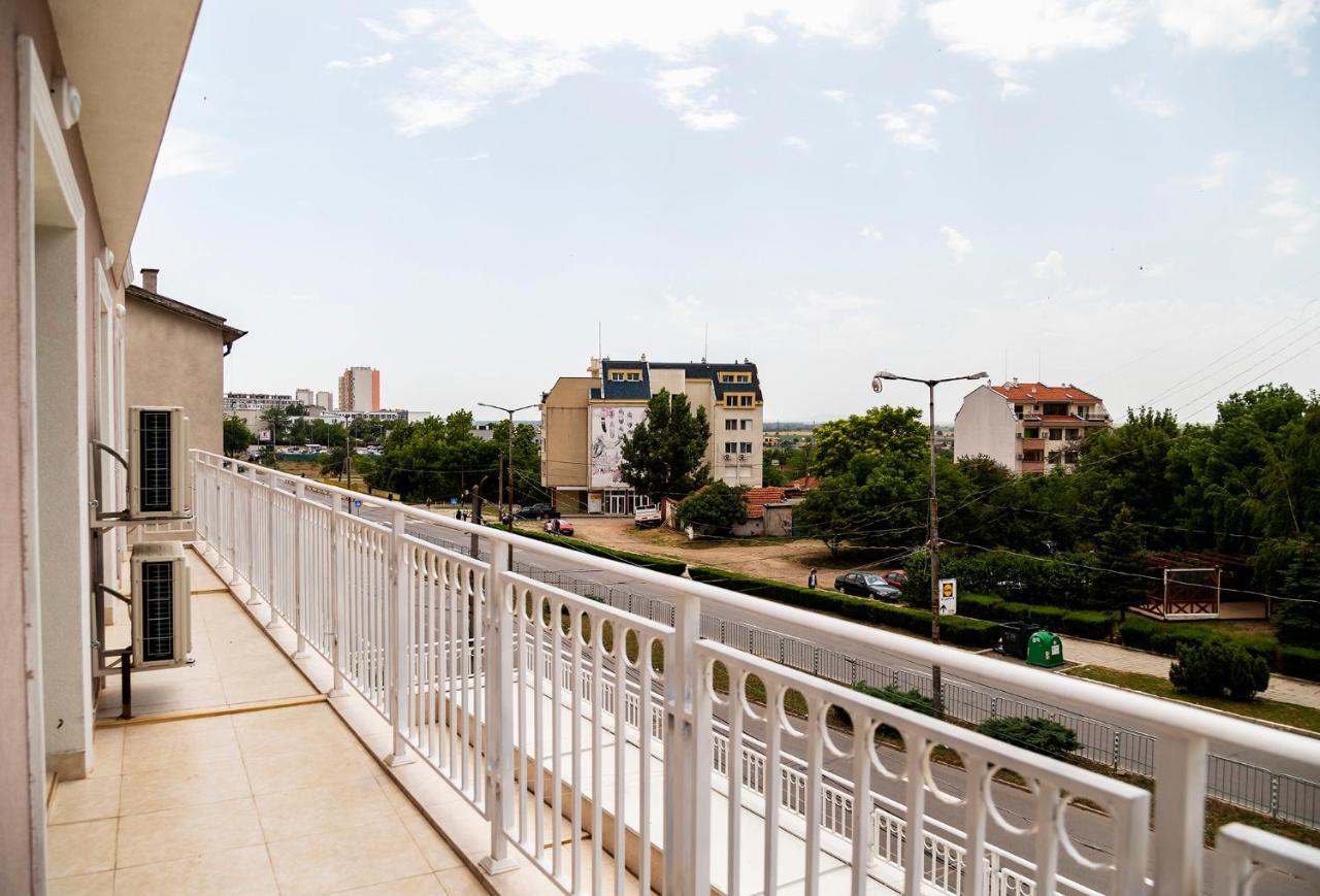 Family Hotel - City Hotel Yambol Dış mekan fotoğraf